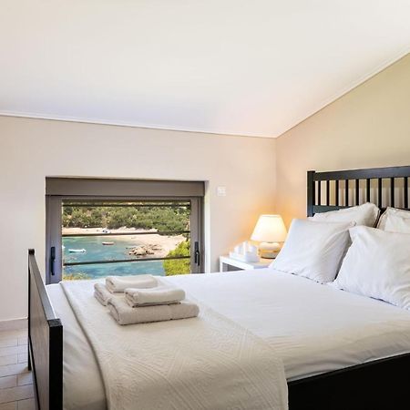 Villa Idyle - Beachfront Residence Tragána المظهر الخارجي الصورة